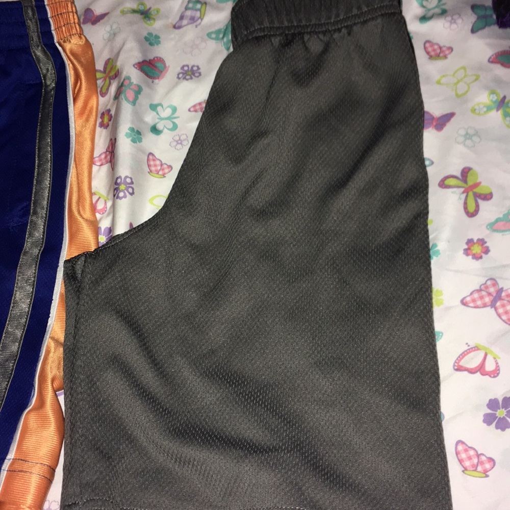 Shorts - Picture 3 of 4